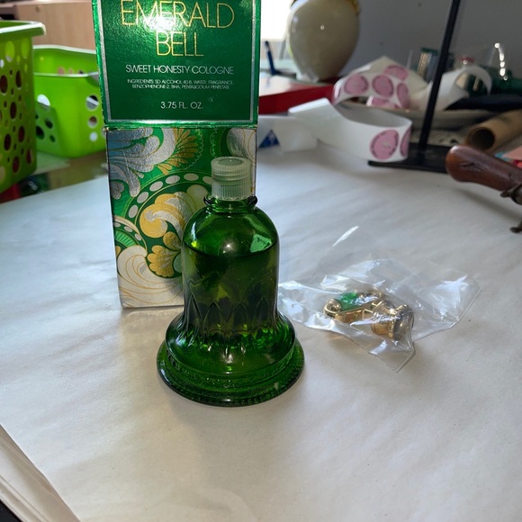 Vintage 1978 Avon EMERALD BELL Sweet Honesty Cologne 3.75 oz. - NEW! In Box!